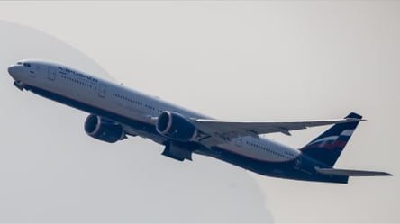 Російські авіаперевізники хочуть придбати у західних лізингових компаній літаки, які застрягли в рф, — Reuters - 285x160