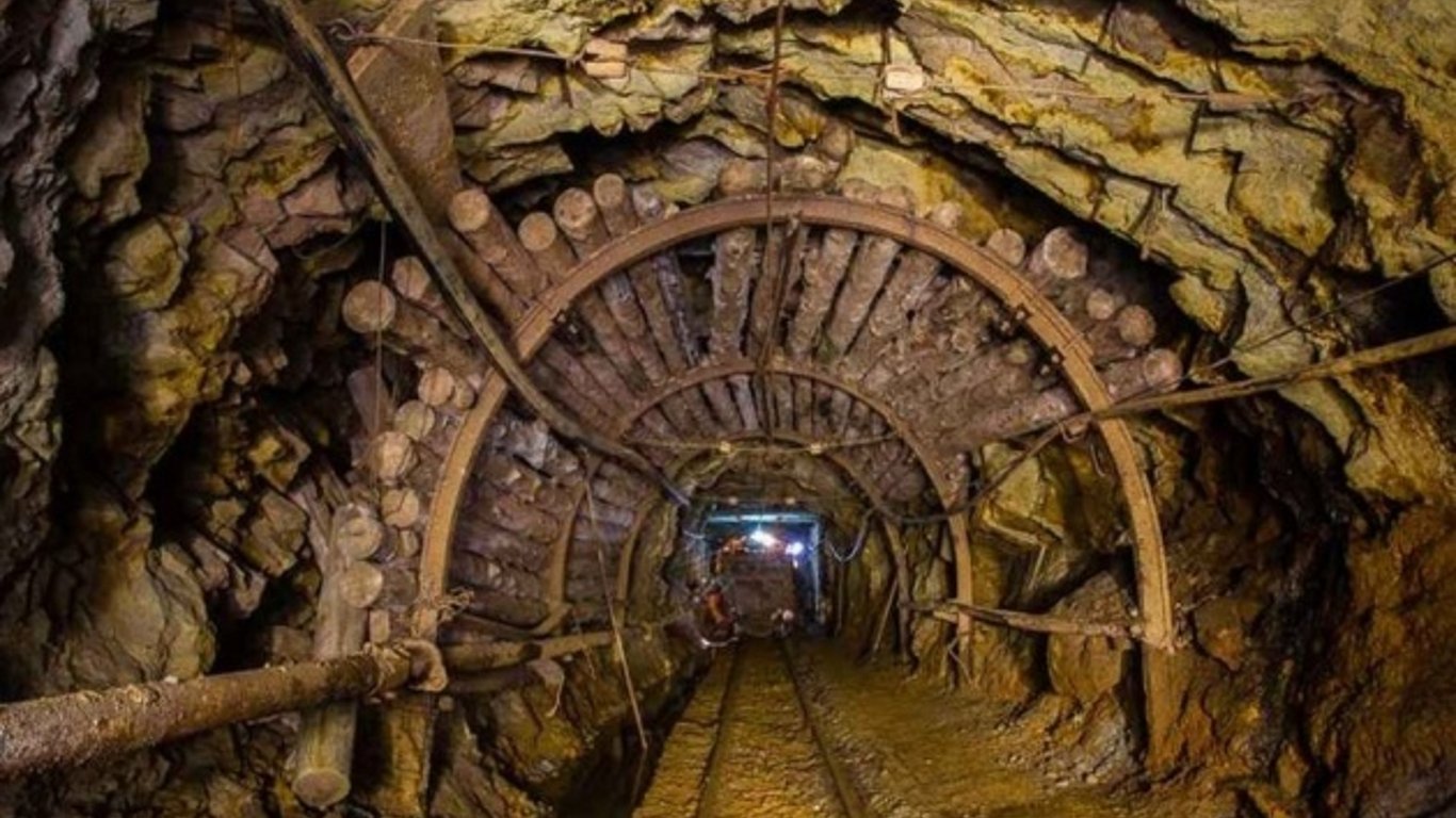 На Львівщині за добу травмувалося двоє шахтарів - у якому вони стані
