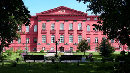 В престижном киевском университете студентам угрожают отчислением в случае выезда заграницу - 285x160