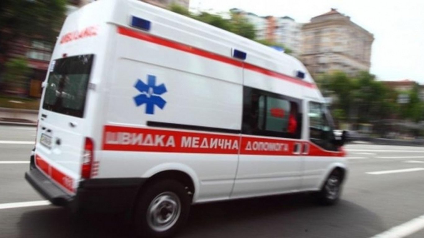 Мальчик выпал из окна лицея в Киеве — его госпитализировали с многочисленными ушибами