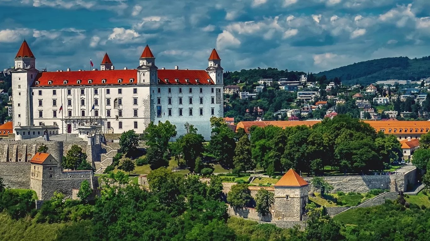 Словакия упростила правила въезда для иностранных туристов