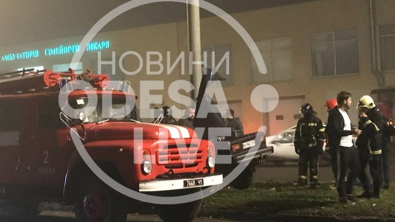 Смертельное ДТП в Одессе - автомобиль влетел в столб, водитель погиб