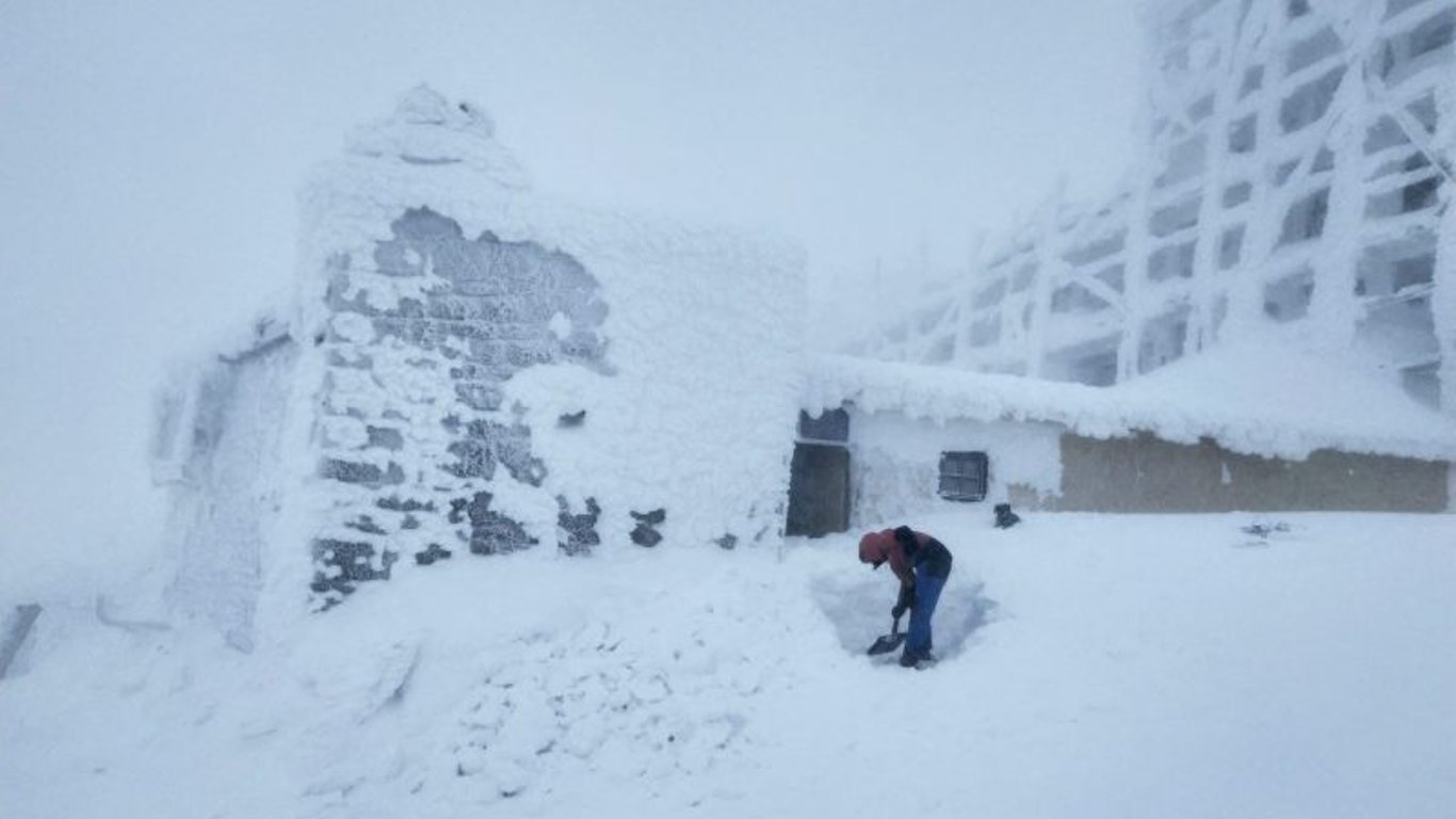 В Карпатах выпало почти 2 метра снега - предупреждают о лавинах
