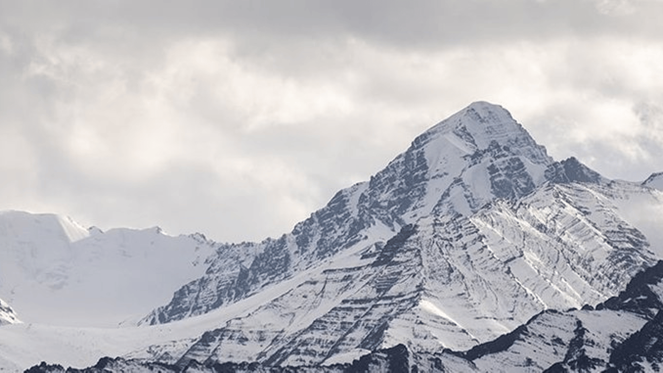 Снегопад в горах Индии - погибли по меньшей мере 11 туристов