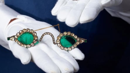 Линзы из алмазов и изумрудов: в Лондоне на аукцион выставили очки за 2,5 миллиона стерлингов - 285x160