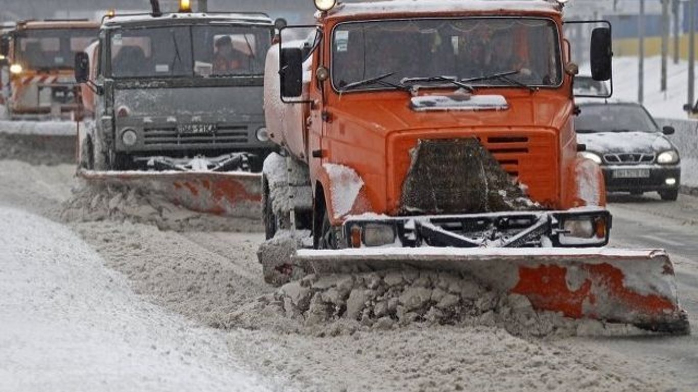 Прибирання снігу - у Києві закуплять спецтехніку для для прибирання вулиць на 100 мільйонів