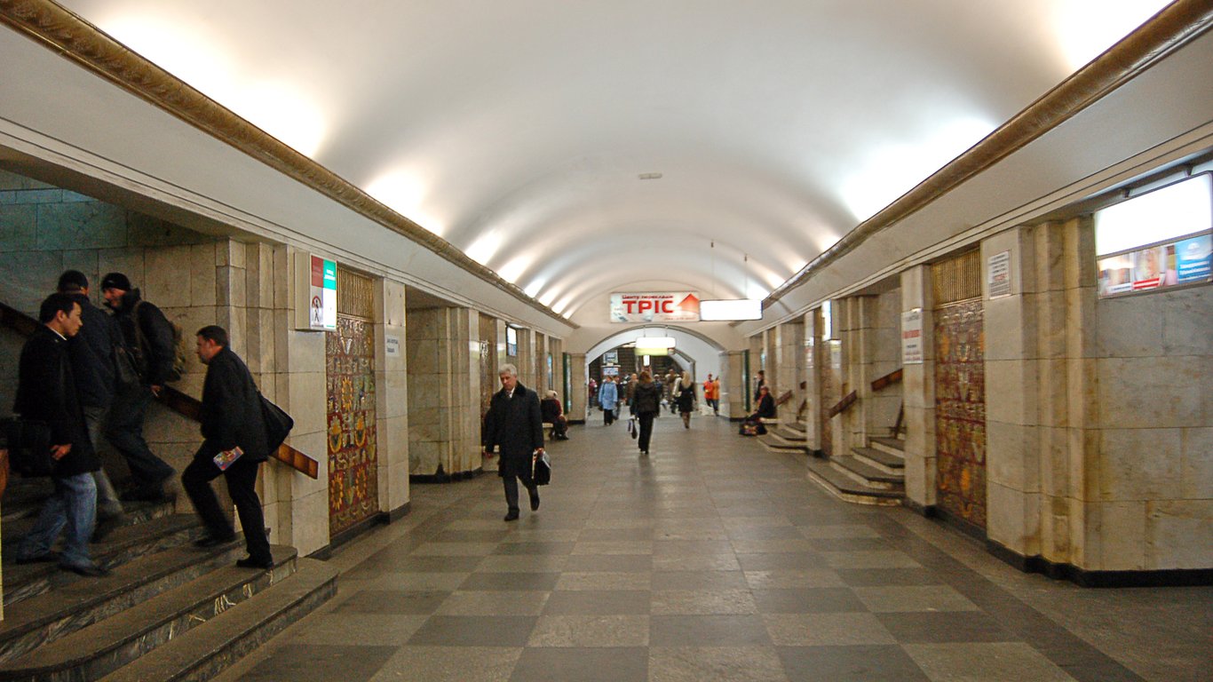 В сети появилось архивное фото станции метро "Крещатик"