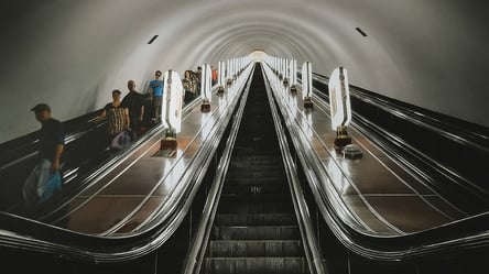 Банани, ремені та шнурки зупиняли ескалатори київського метро 500 разів - 285x160