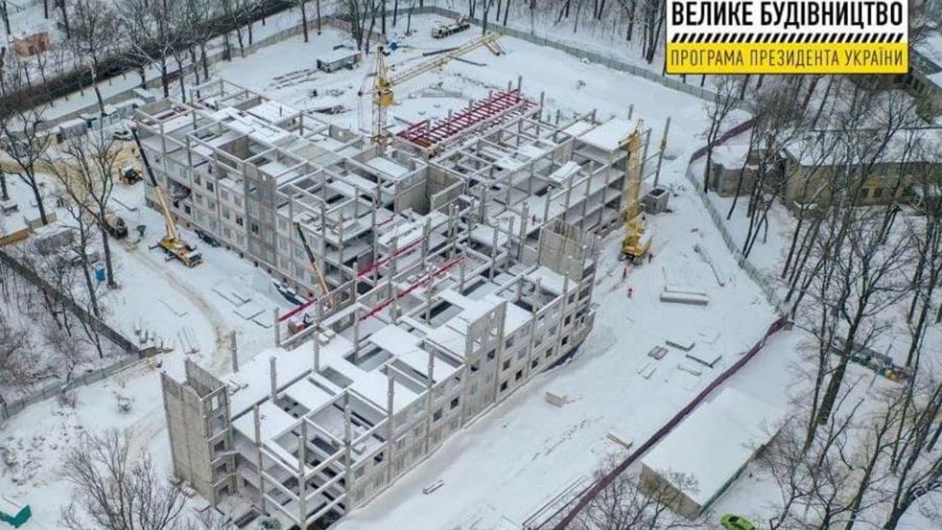 Власти области расторгли договор с фирмой, которая строила новый онкоцентр в Харькове