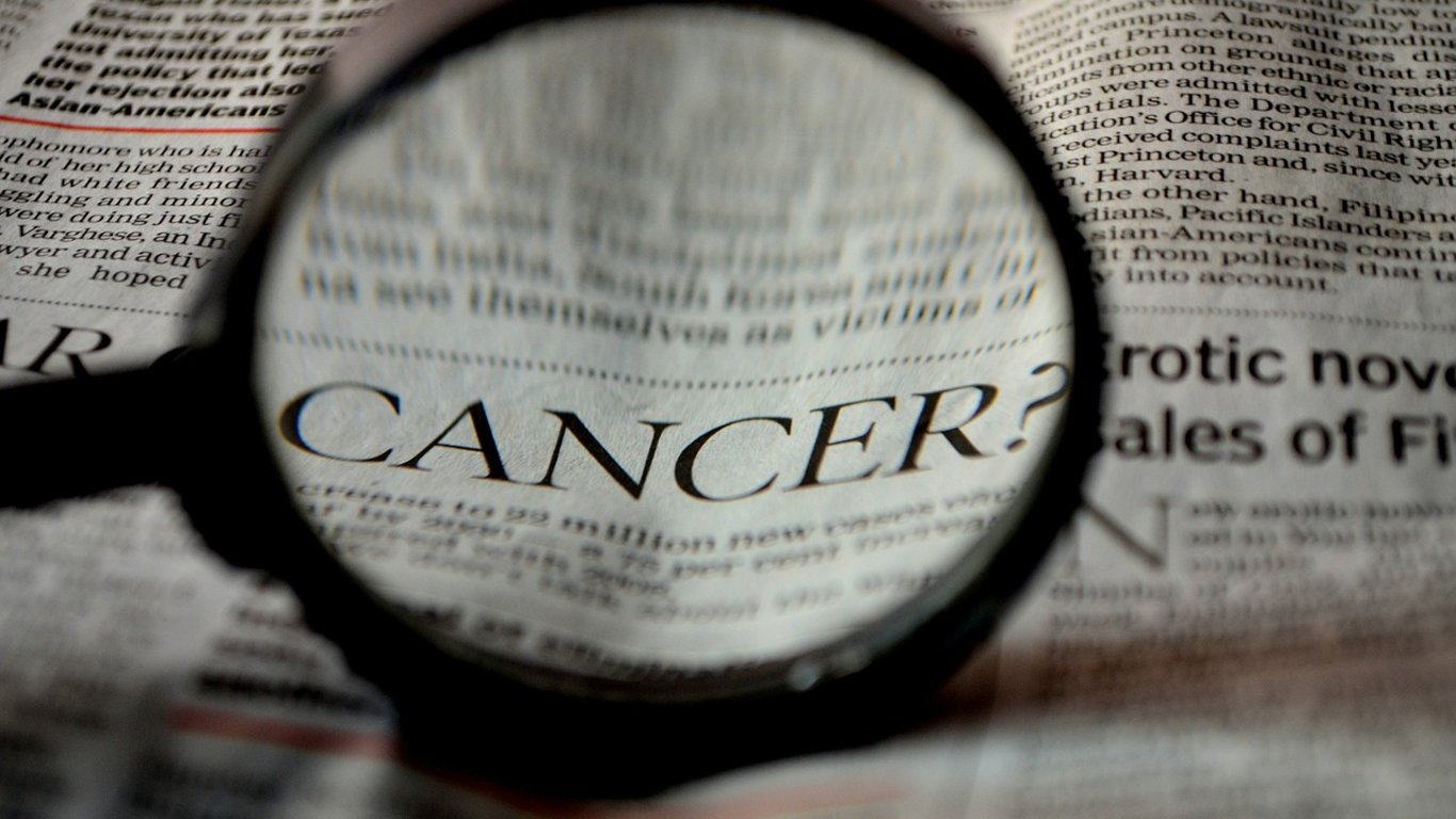 10 перших симптомів раку, які не можна ігнорувати