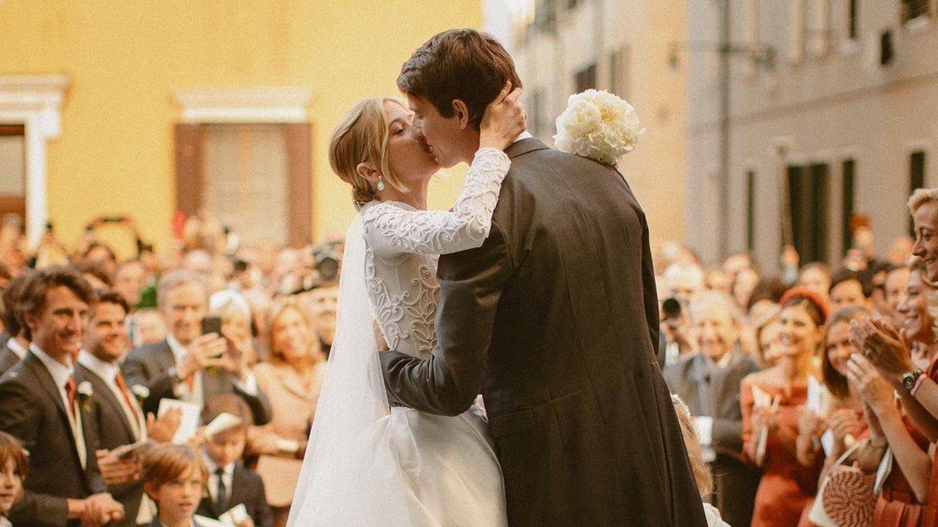 Син найбагатшої людини Європи Арно одружився: до мережі потрапили фото розкішного весілля
