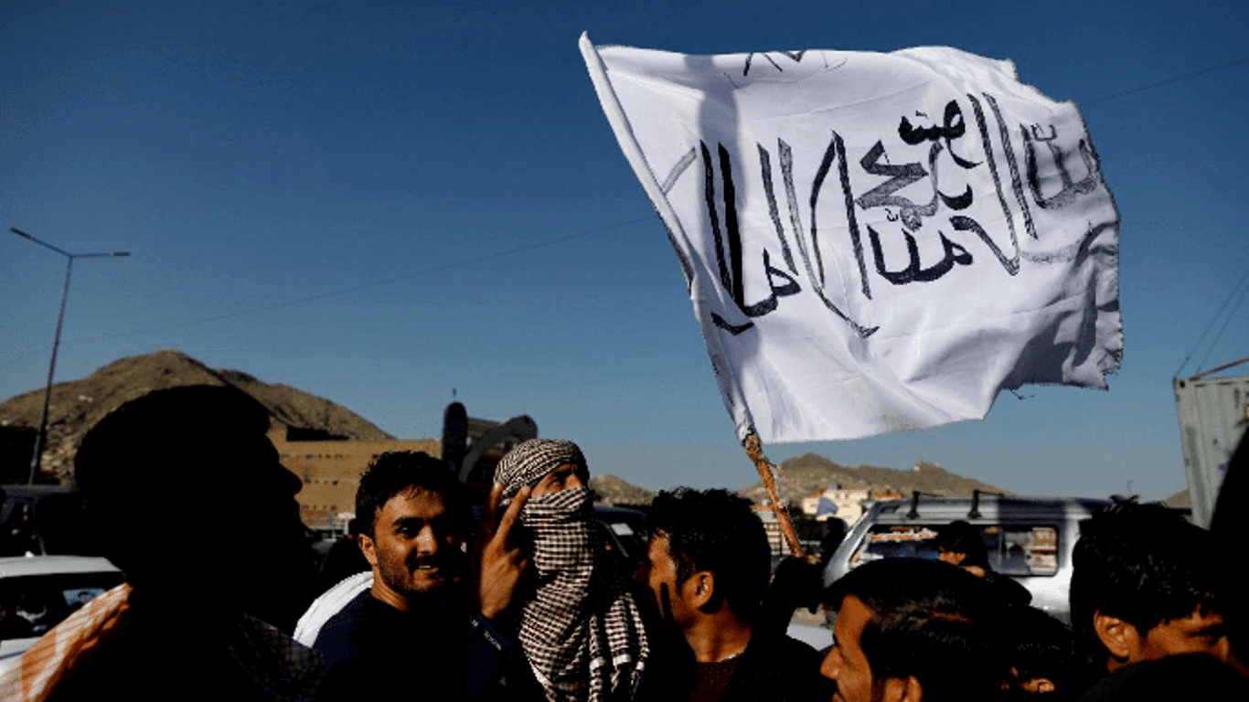 Талибы захватили еще 4 столицы провинций Афганистана