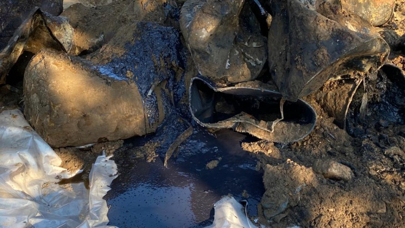 В Киевской области захоронили токсичные отходы - что известно