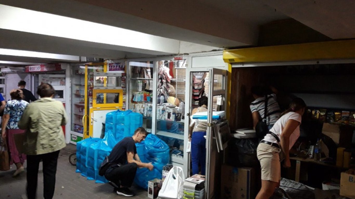 Незаконная торговля в Киеве – метро снова оккупировали торговцы