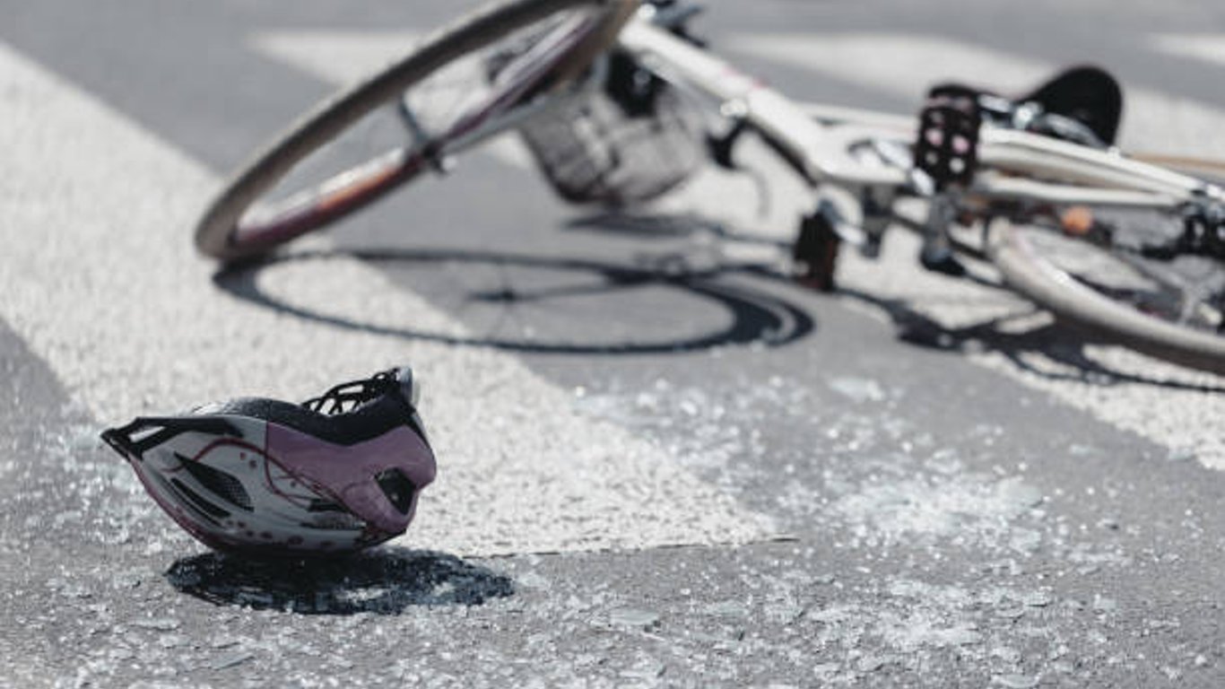 Трагический случай в Харькове - велосипедист умер посреди дороги