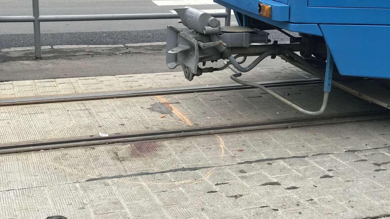 В Одессе мужчина попал под трамвай