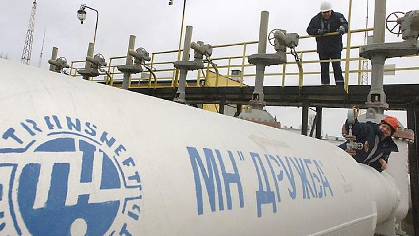 Россия приостановила транзит нефти через Украину, — Reuters