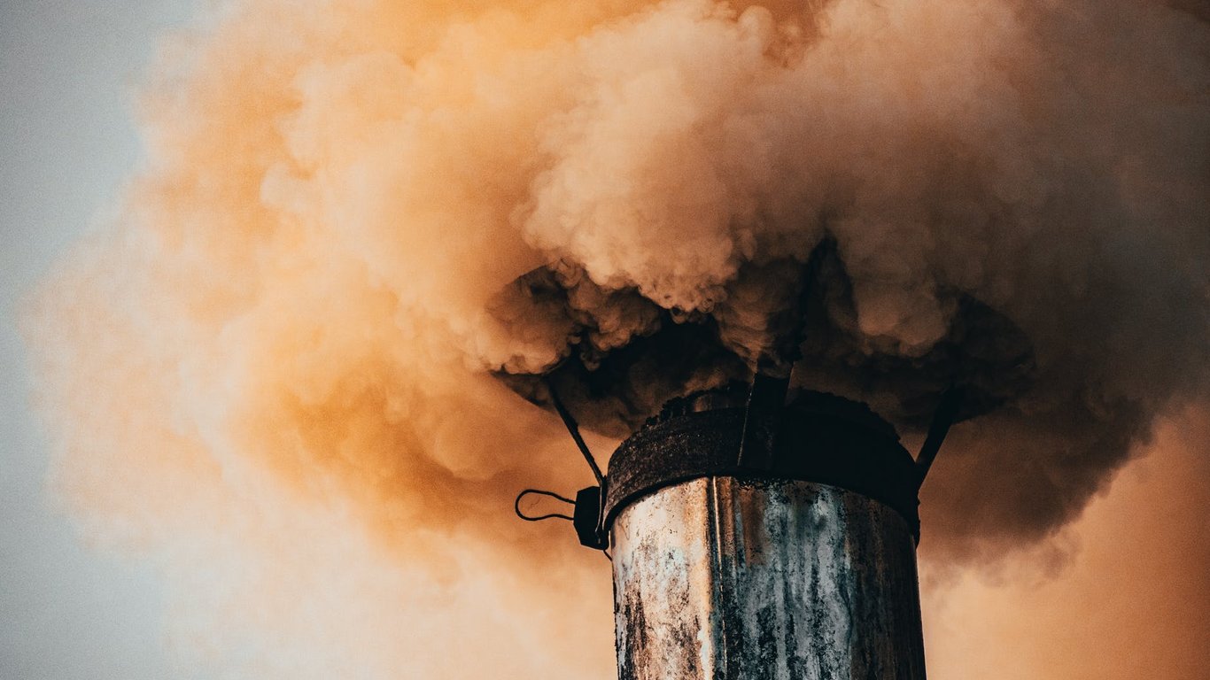 Штраф за загрязнение воздуха получила компания во Львовской области - подробности дела
