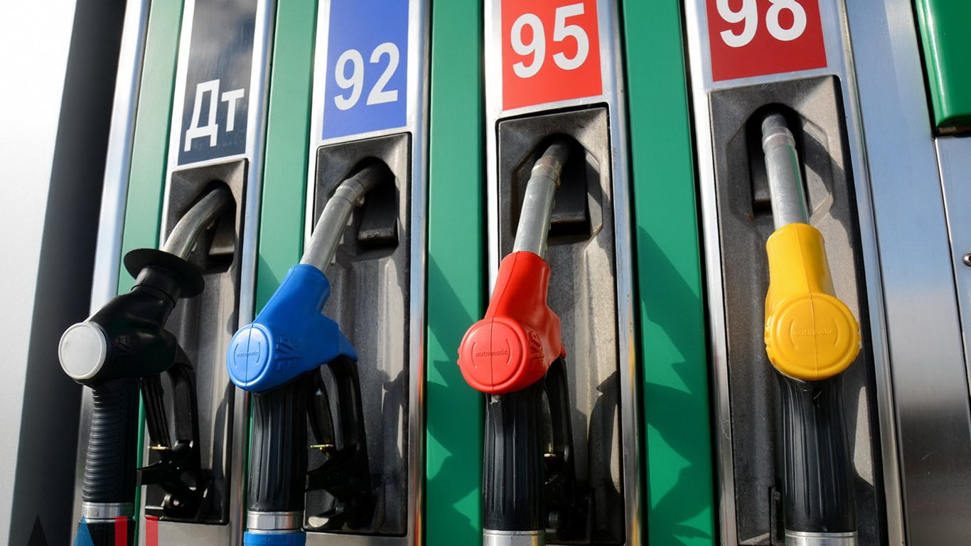 Сколько стоит топливо на WOG, OKKO и UPG: цены на 10 августа