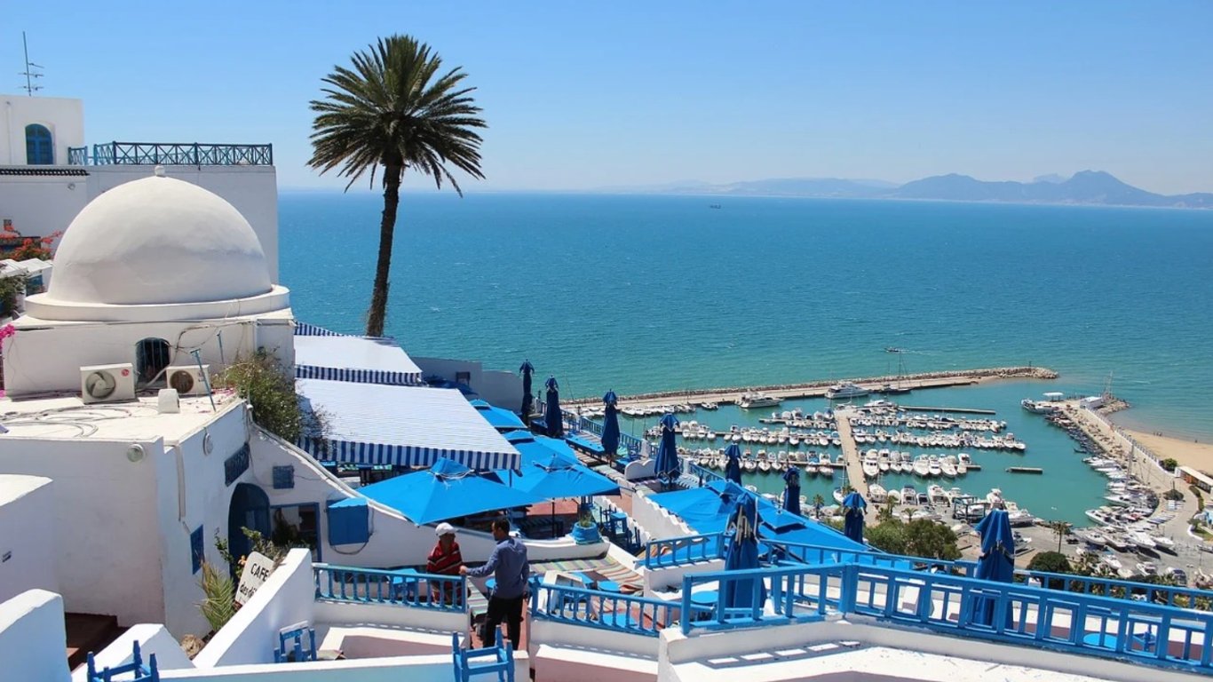 В Тунісі скасували 7-денний карантин