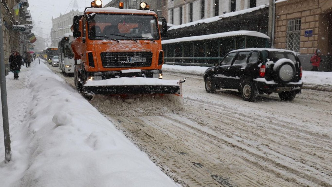 У Львові готові до снігу - скільки техніки та людей буде залучено