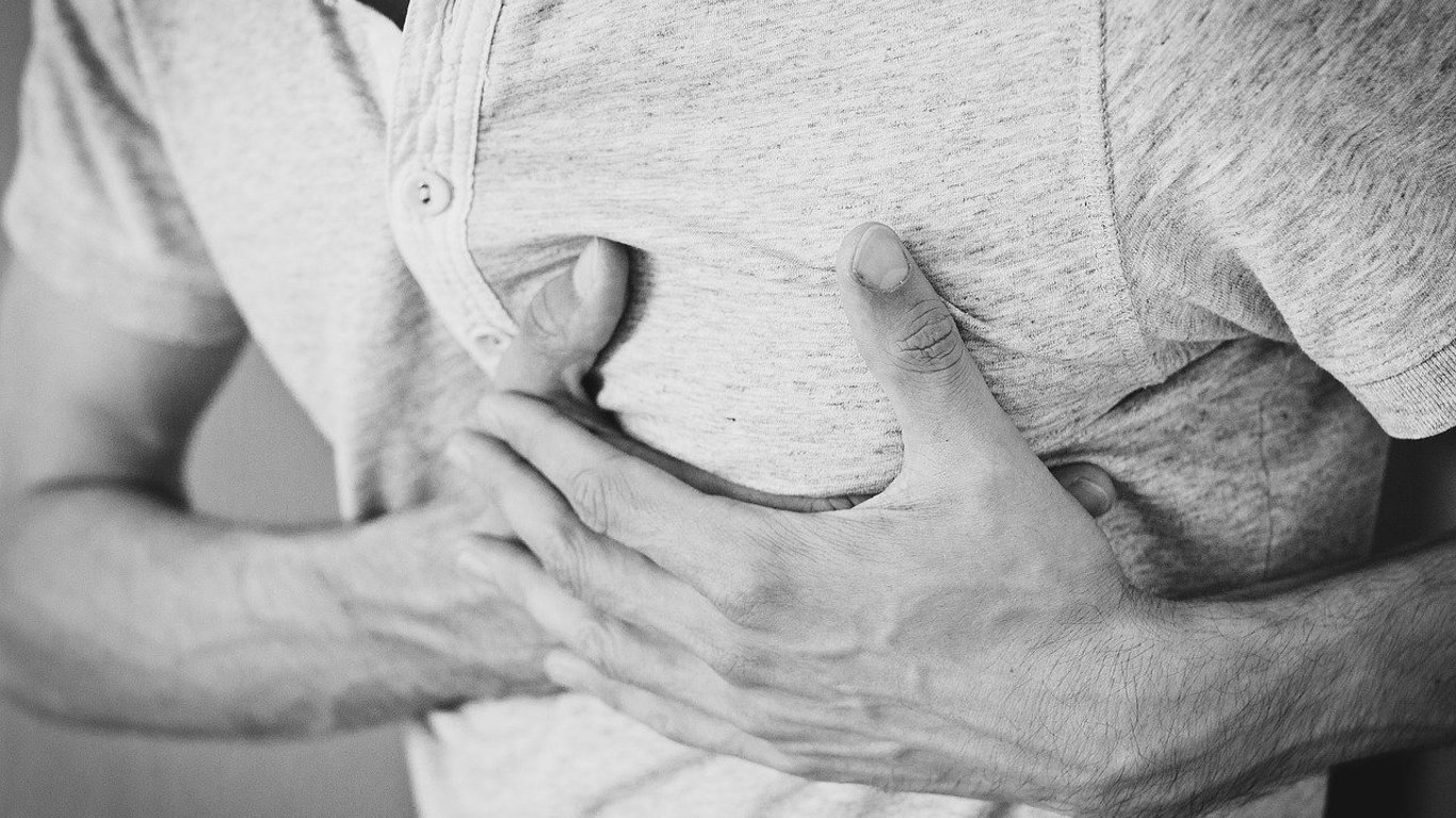 Вчені назвали нові симптоми серцевого нападу