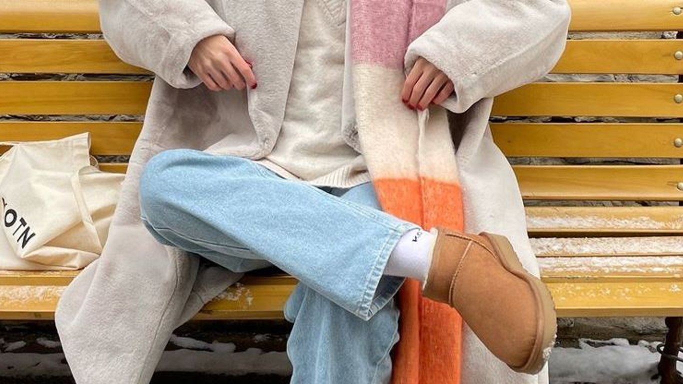 Угги - самая модная обувь 2022: как их правильно носить и не выглядеть нелепо