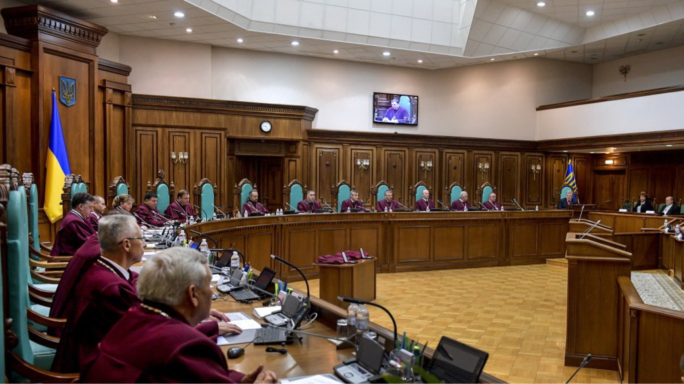 Украинские власти должны учесть все замечания к закону о Конституционном Суде