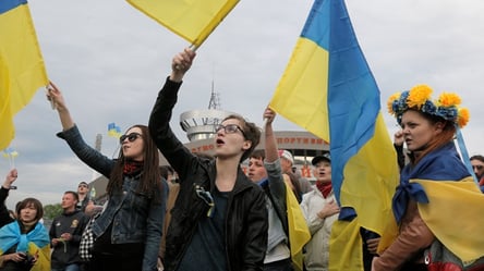 Украина вошла в десятку самых несчастливых наций мира - 285x160