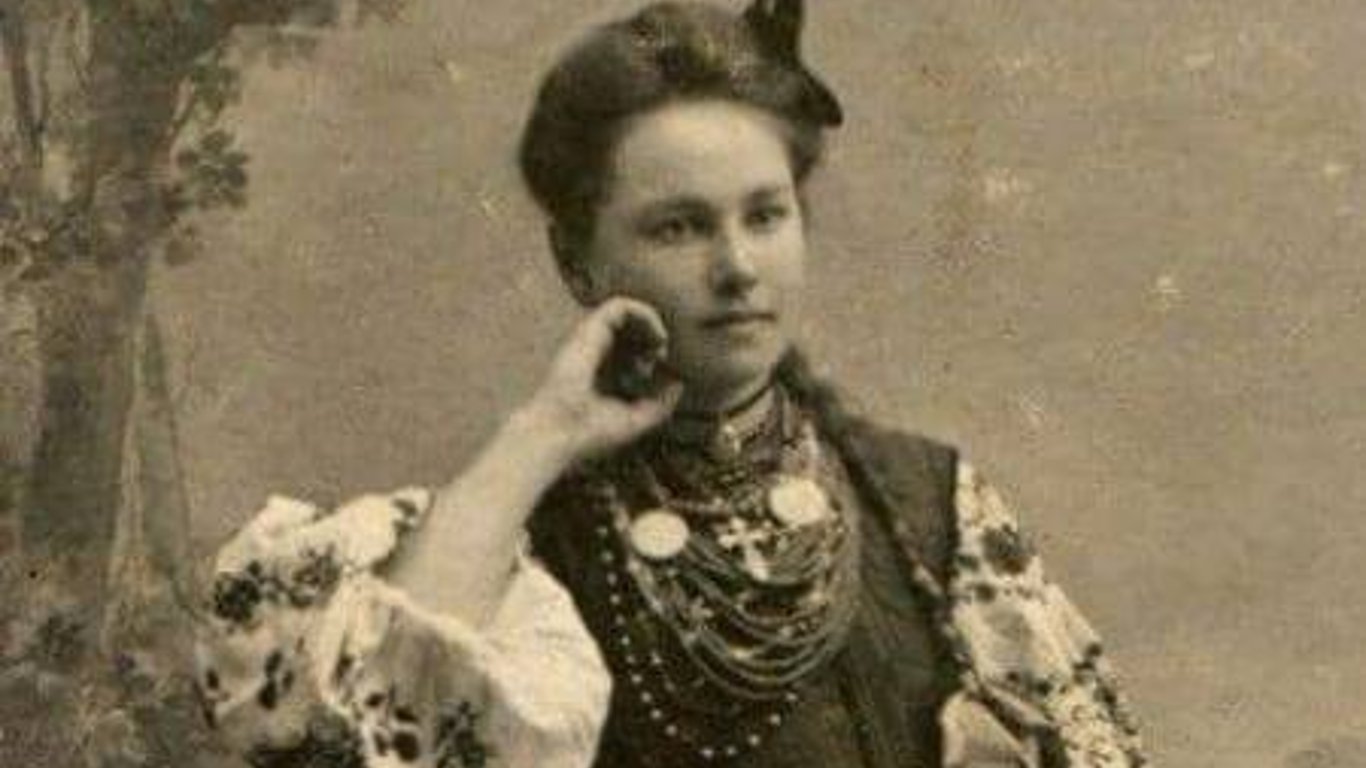 Як виглядала українські жінки 100 років тому - дивовижні фото