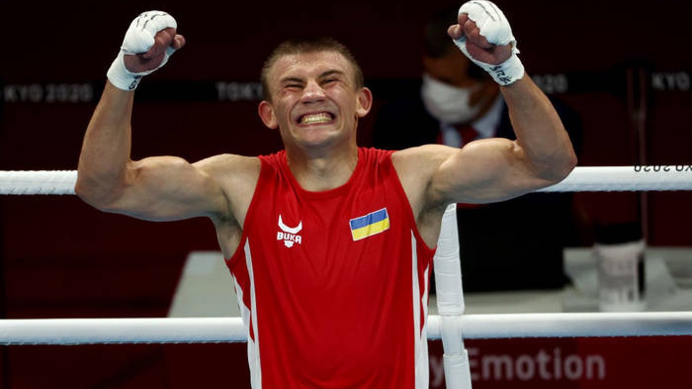 Украинский боксер Александр Хижняк вышел в полуфинал Олимпийских игр