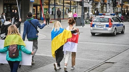 Стало відомо, скільки українців офіційно працевлаштувалися в Польщі - 285x160