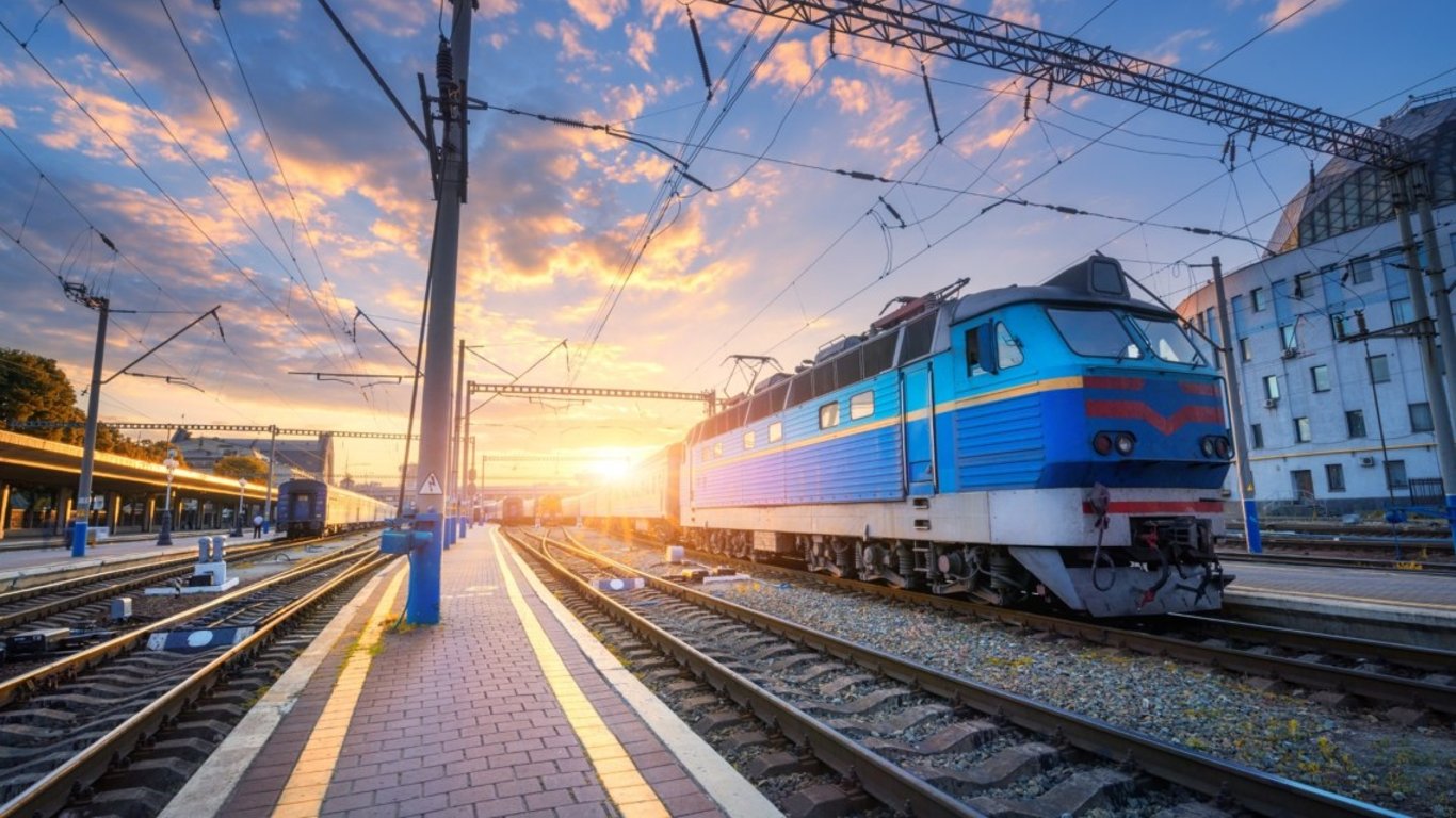 Затримка поїздів Укрзалізниці через негоду 21 липня - список