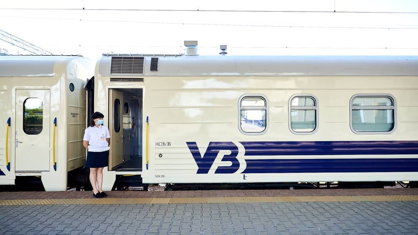 Аварія на переїзді під Полтавою: поїзди Укрзалізниці затримуються