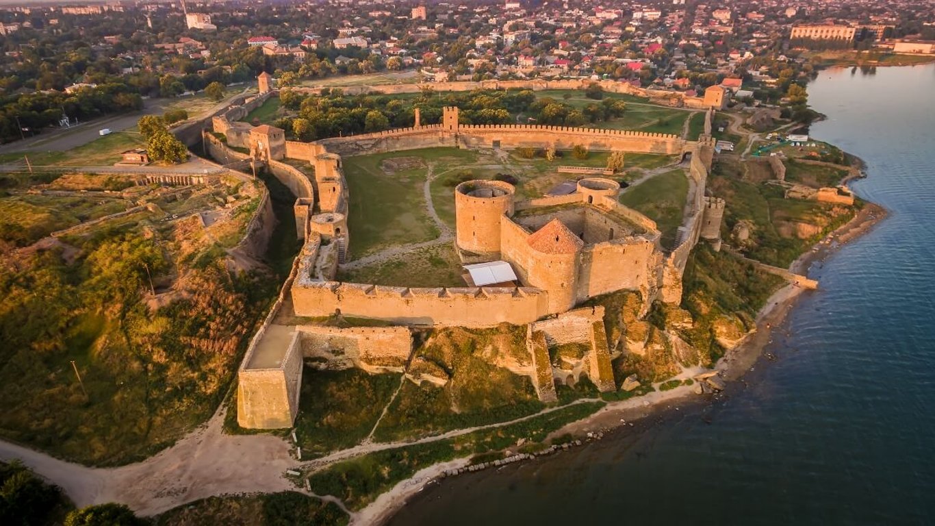 В Аккерманской крепости может упасть одна из башен