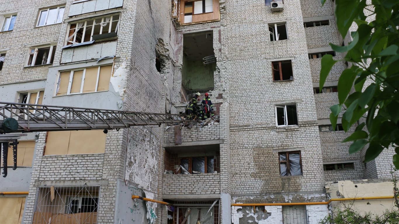 В Харькове из-под завалов извлечены более 150 тел погибших