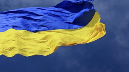 В Харькове ветер разорвал главный флаг города. Фото, видео - 285x160