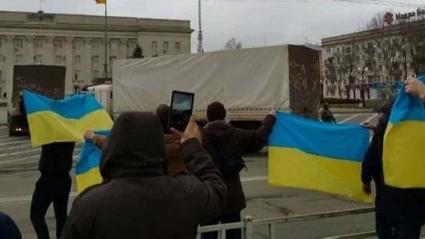 в Херсонской области оккупанты "давят" на украинцев через Telegram-каналы