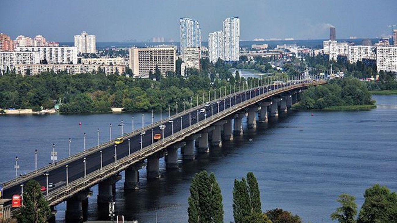 В Киеве 3 марта разрешат движение на двух мостах