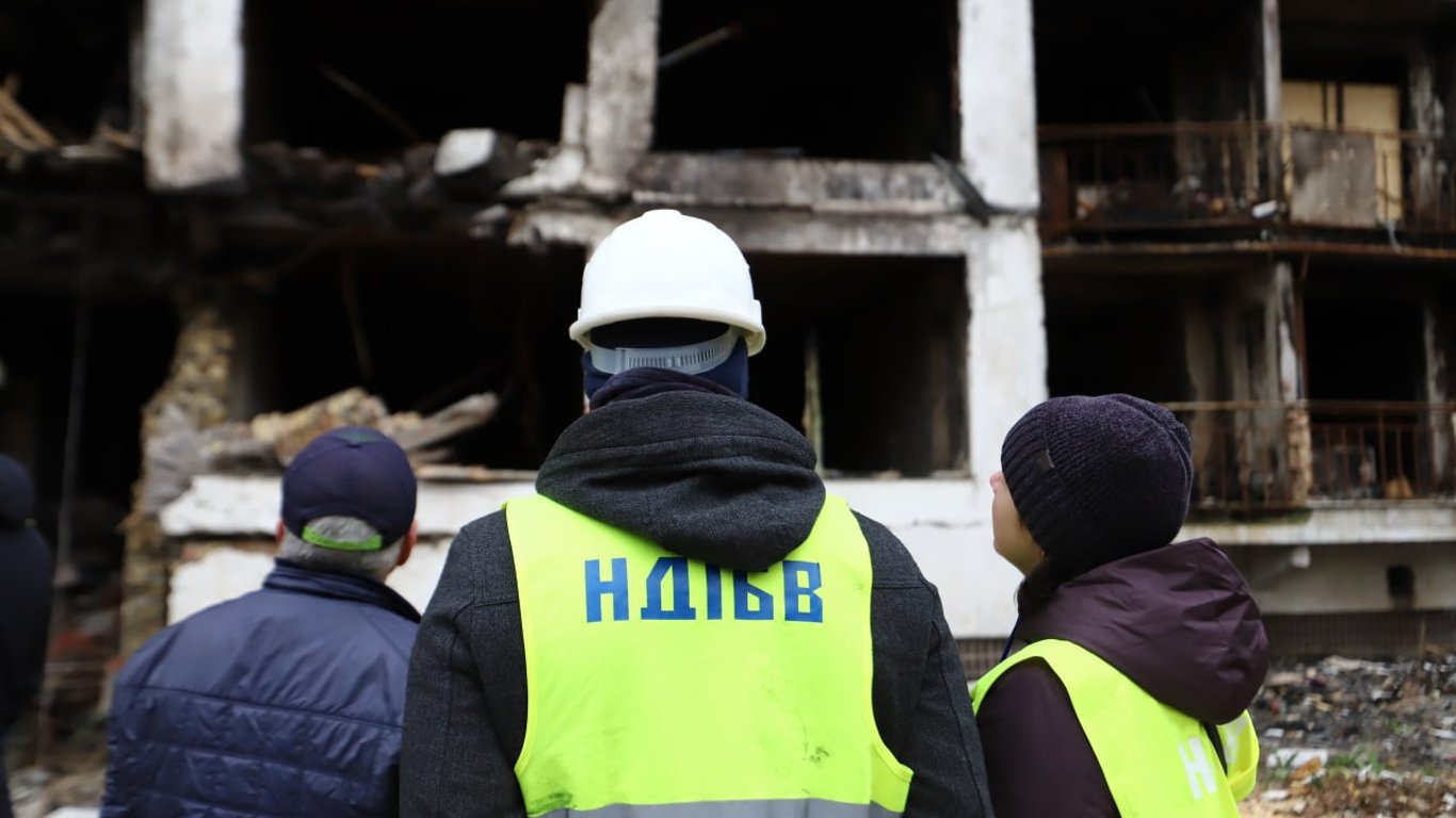 У Києві внаслідок обстрілів пошкоджено понад 200 будівель, 100 будинків вдалося "підлатати"