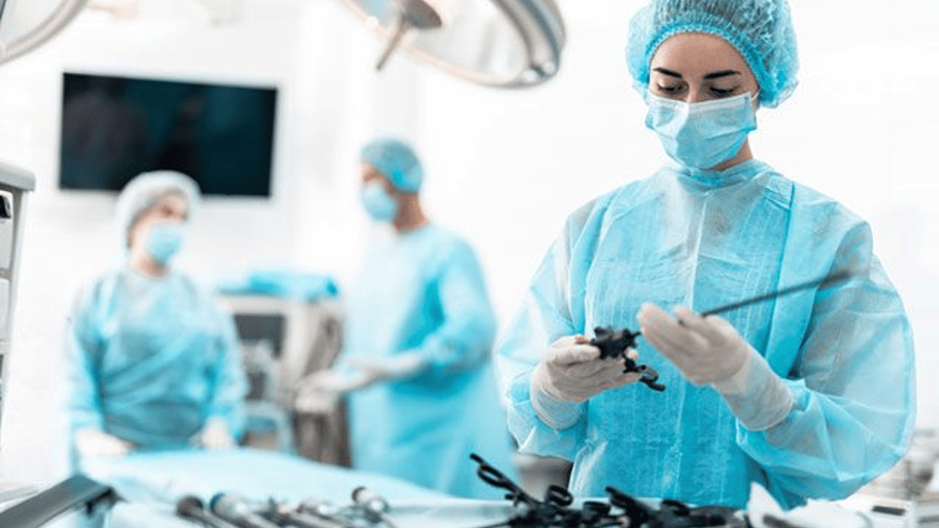 В Китае робот-хирург будет помогать гинекологам во время операций