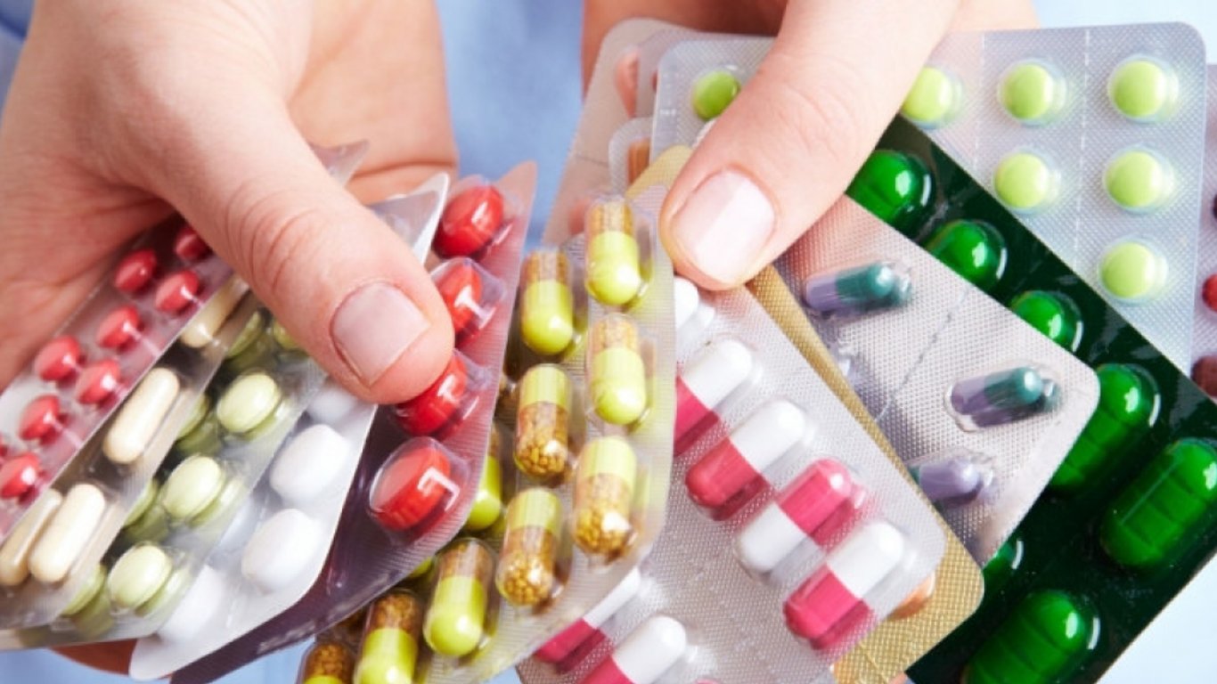 У МОЗ назвали перелік препаратів, якими лікуватимуть COVID-19