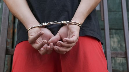 В Одессе подросток ограбил и избил троих мужчин: его задержали - 285x160
