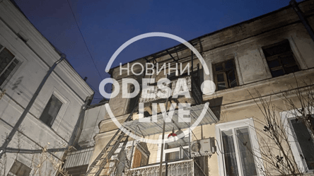 В Одесі горіла квартира в доходному будинку Булгакова. Відео - 285x160