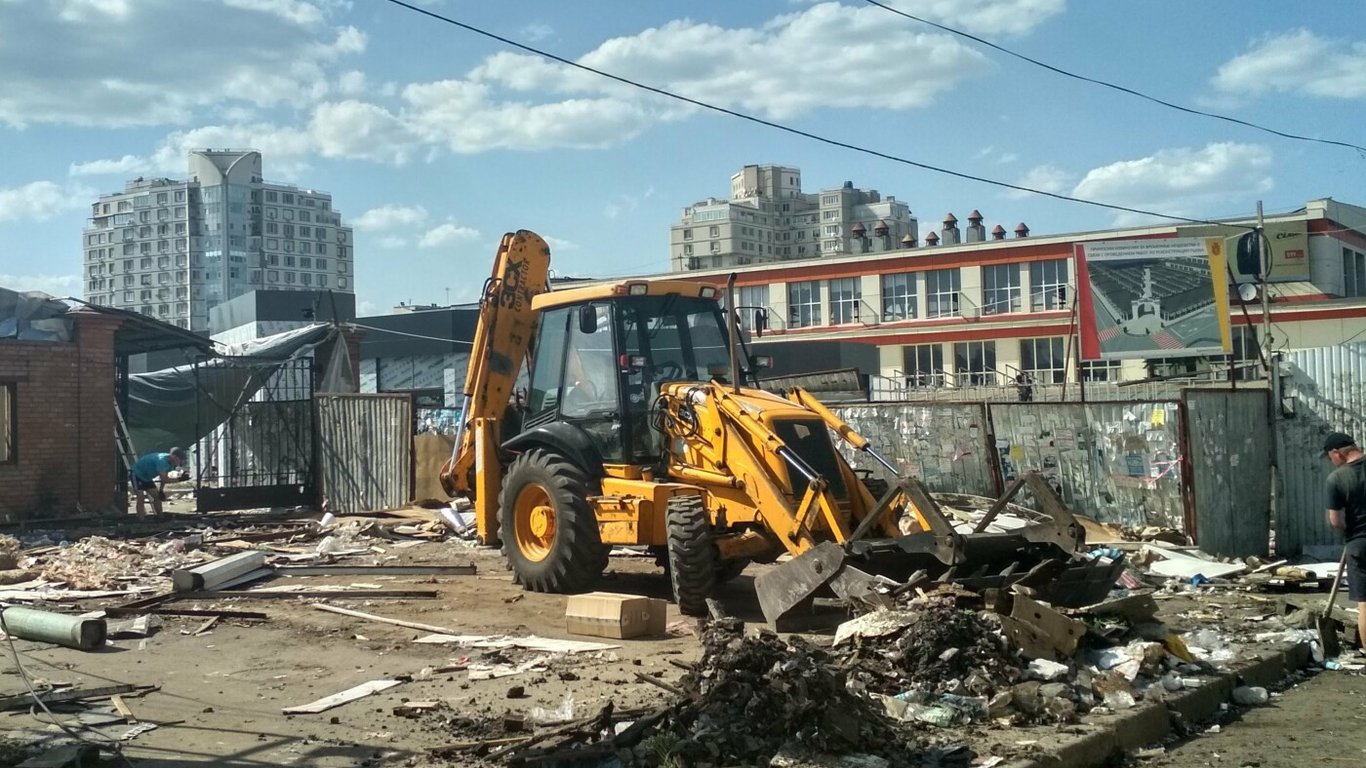 В Одессе ликвидируют уличную торговлю возле Привоза