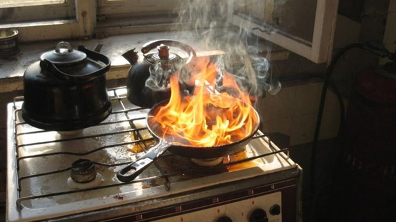 В Одессе на Люстдорфской, 174, в квартире загорелась кухонная плита