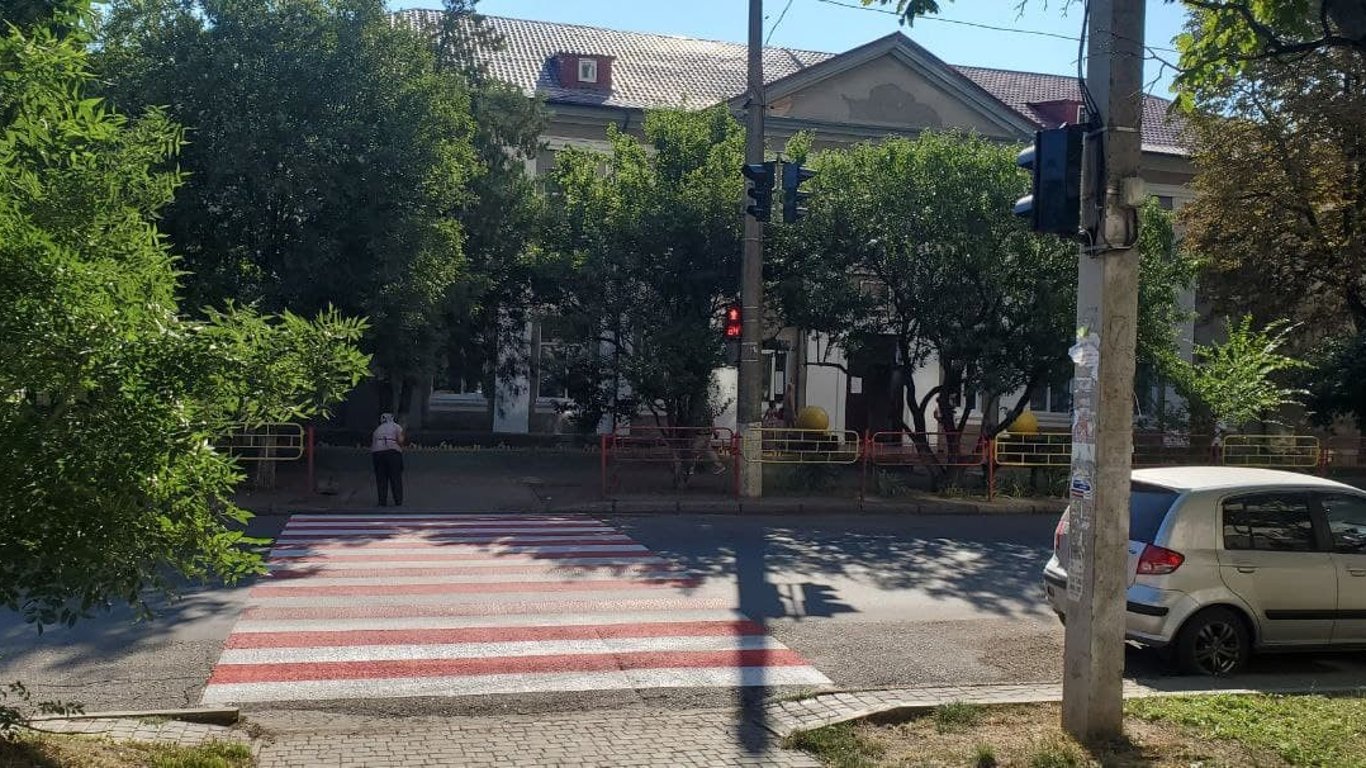 В Одесі оновили пішохідні переходи біля шкіл: де саме