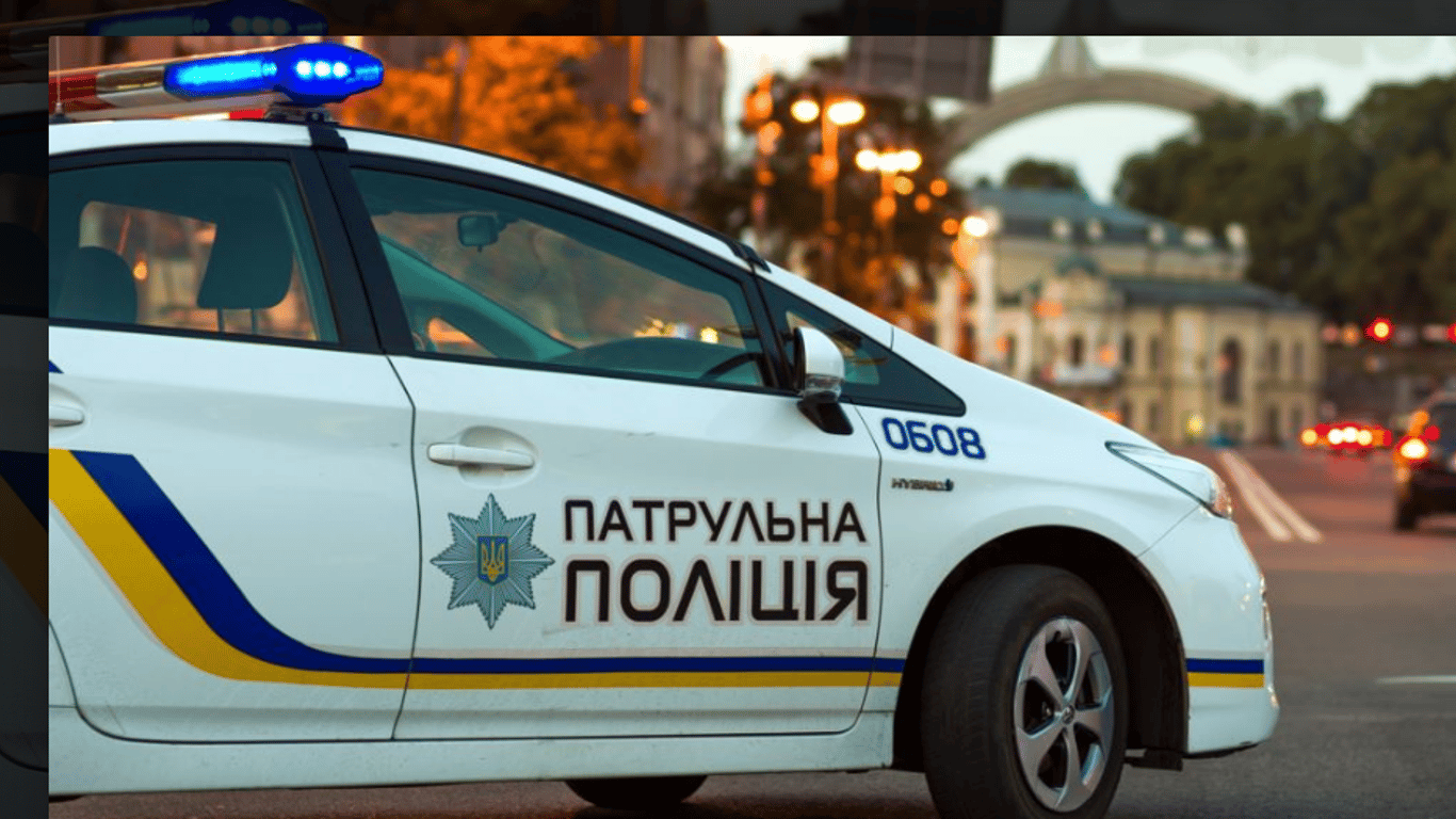 В Одессе патрульные спасли пенсионерку с внутренним кровотечением