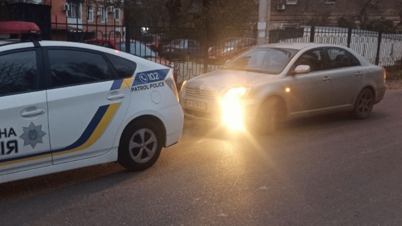 В Одесі патрульні допомогли донору крові вчасно дістатися на операцію