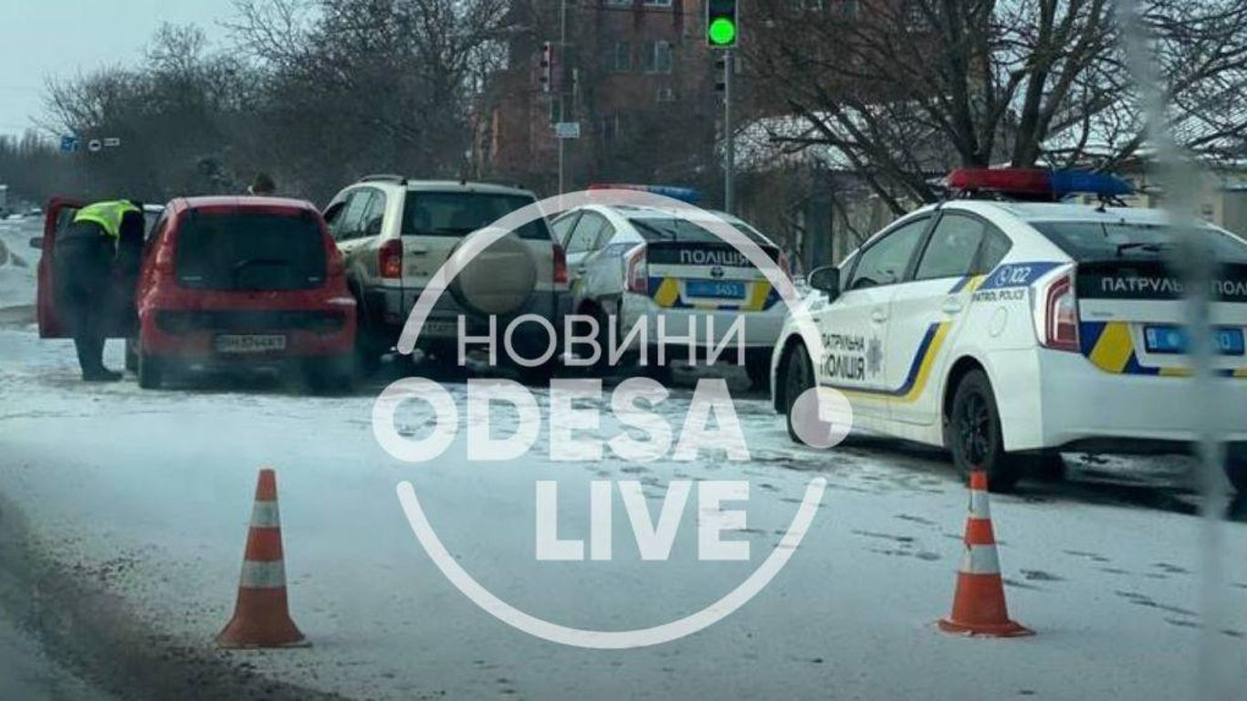В Одессе полицейские попали в тройное ДТП